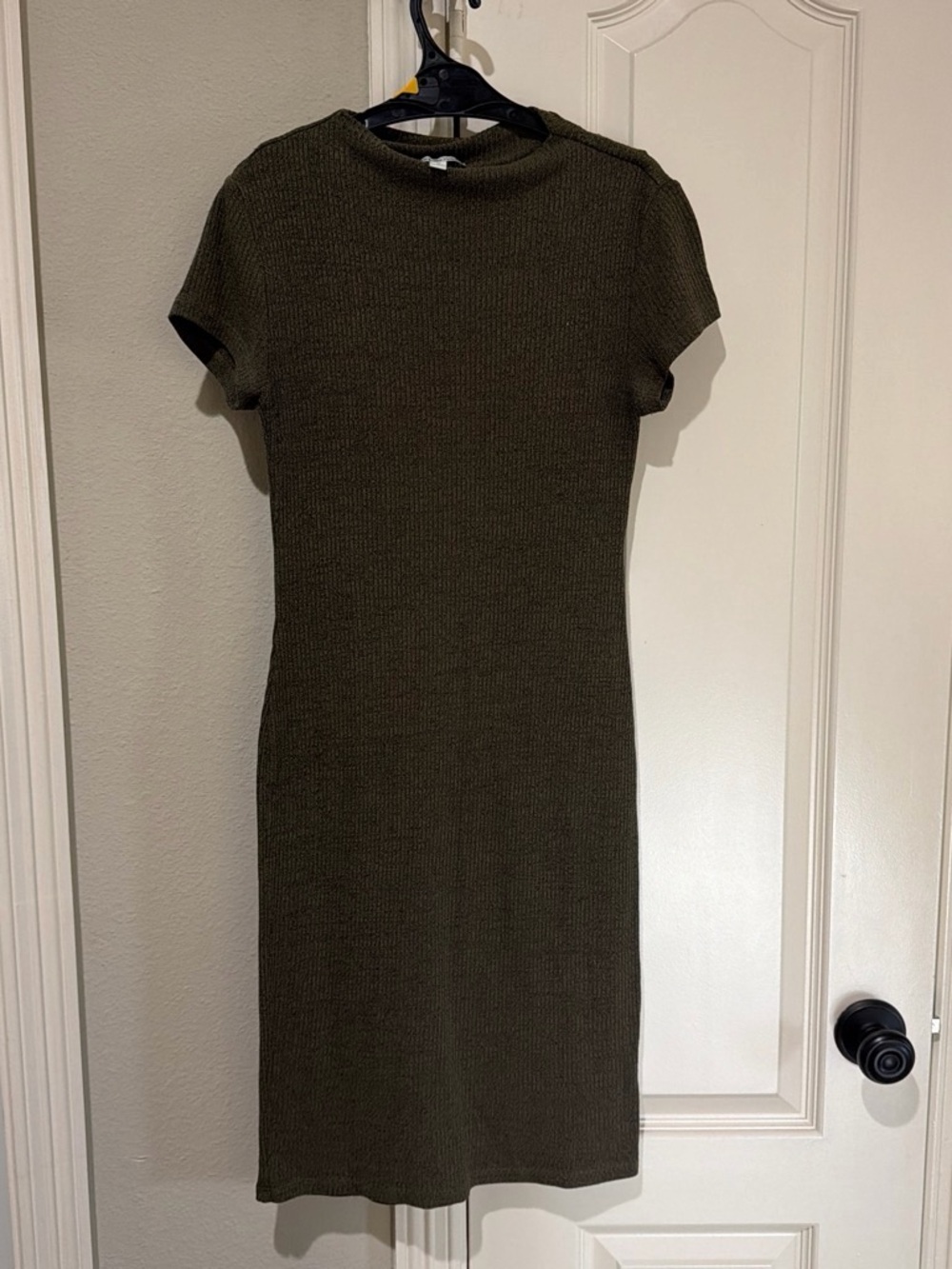 Charlotte Russe Olive Ribbed Midi Dress